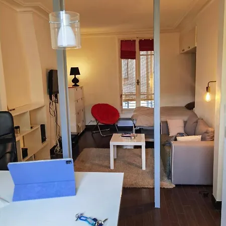 Studio Parisien Eiffel 7e Paris